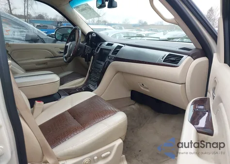 2008 Cadillac Escalade Esv Standard z USA, uszkodzony, nr VIN 1GYFK66828R267243